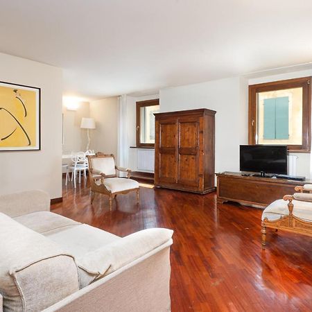 Cozy 2 Bedroom In The Heart Of Vérone Extérieur photo